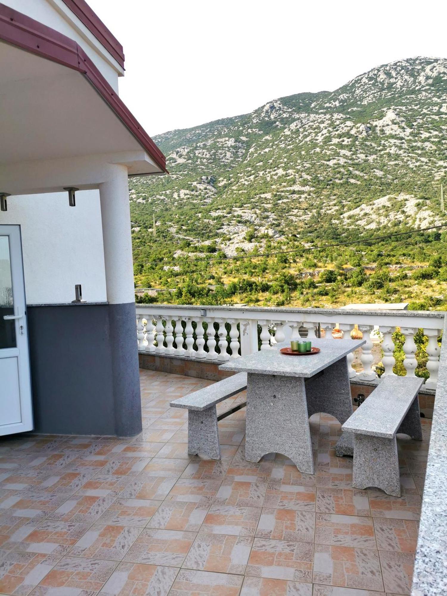 Apartmani Gabi Cesarica Exterior photo